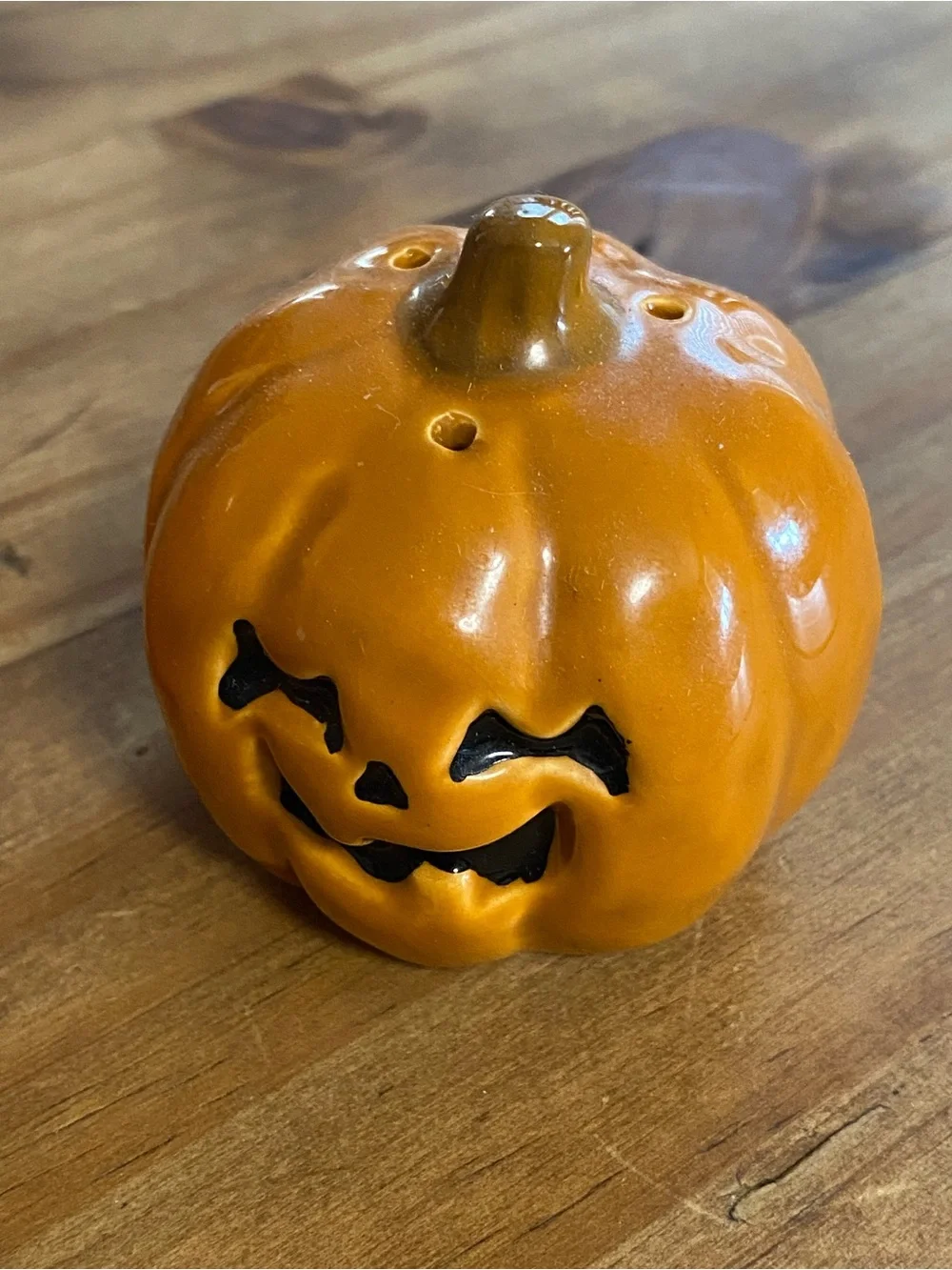 Halloween Orange Ceramic Jack-O'-Lantern Salt and Pepper Shaker Set (E)